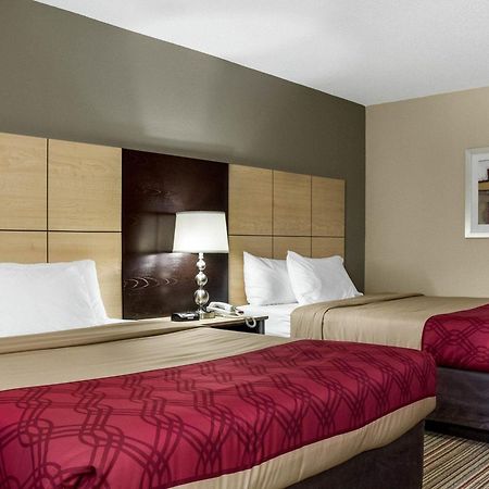 Econo Lodge Grand Forks Eksteriør bilde
