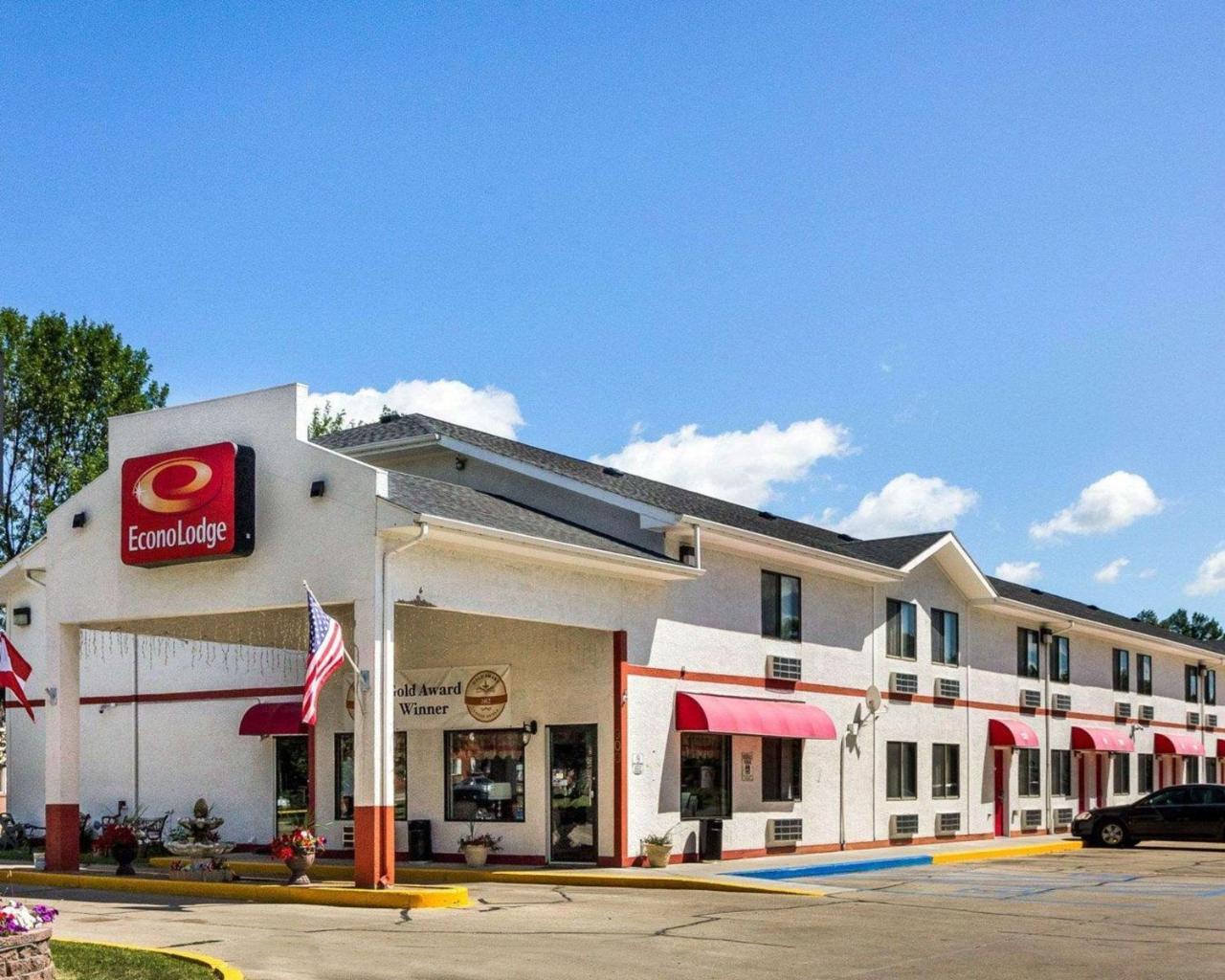 Econo Lodge Grand Forks Eksteriør bilde