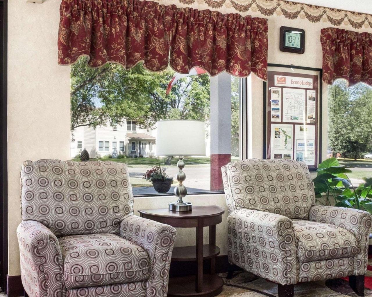 Econo Lodge Grand Forks Eksteriør bilde
